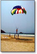 parasail.jpg (12584 bytes)